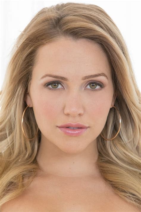 Mia Malkova .